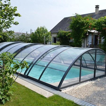 Au Coeur du Bien-Etre, chalet avec piscine chauffée et couverte, SPA, sauna, massages Monteaux Esterno foto