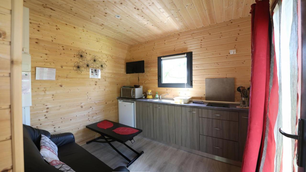 Au Coeur du Bien-Etre, chalet avec piscine chauffée et couverte, SPA, sauna, massages Monteaux Esterno foto