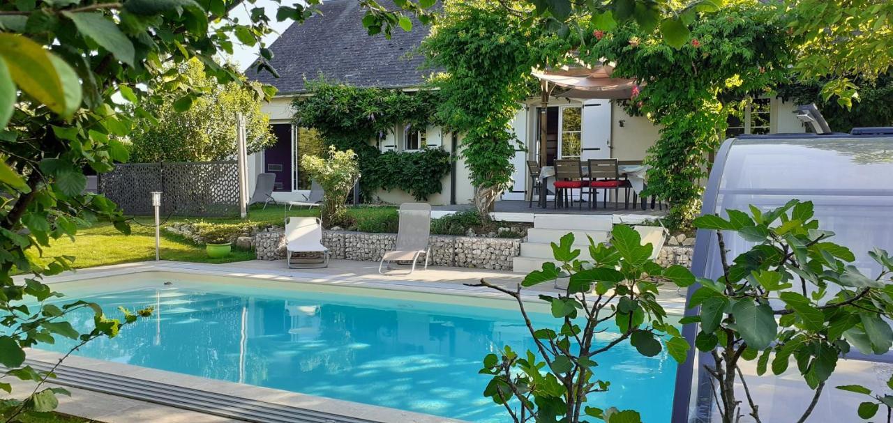 Au Coeur du Bien-Etre, chalet avec piscine chauffée et couverte, SPA, sauna, massages Monteaux Esterno foto