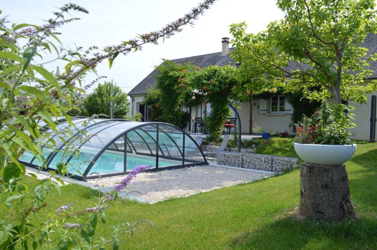 Au Coeur du Bien-Etre, chalet avec piscine chauffée et couverte, SPA, sauna, massages Monteaux Esterno foto