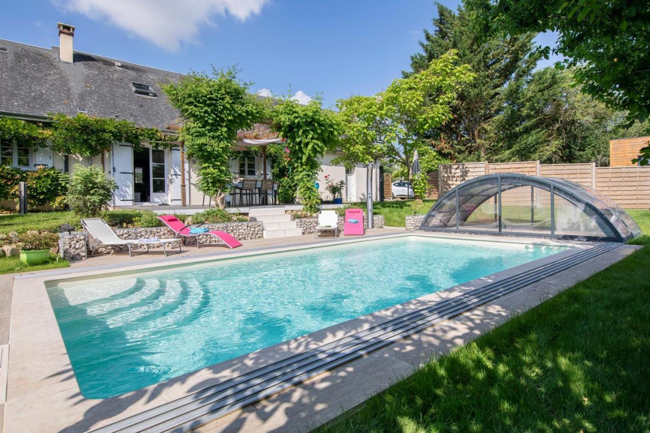 Au Coeur du Bien-Etre, chalet avec piscine chauffée et couverte, SPA, sauna, massages Monteaux Esterno foto