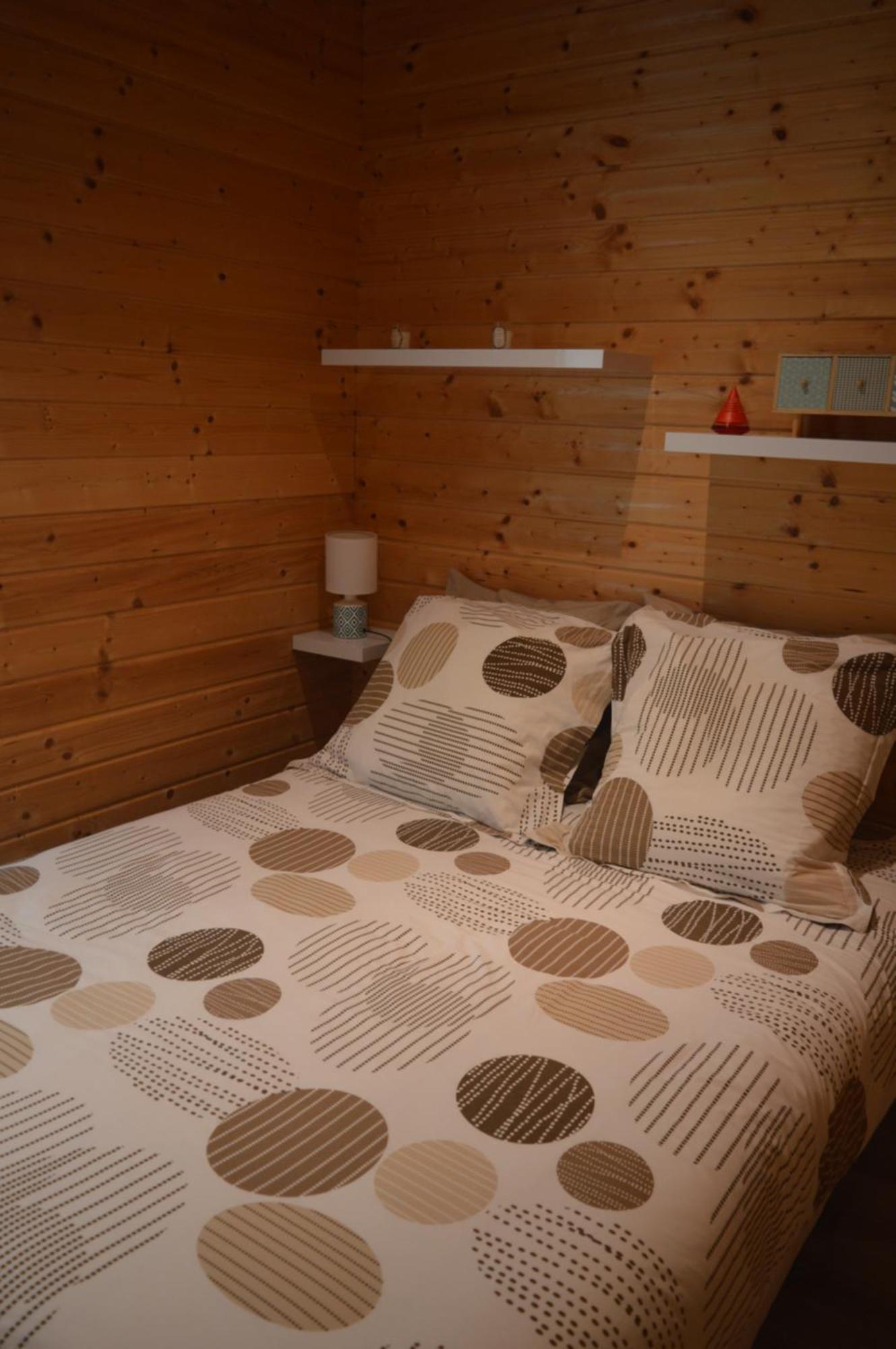 Au Coeur du Bien-Etre, chalet avec piscine chauffée et couverte, SPA, sauna, massages Monteaux Esterno foto