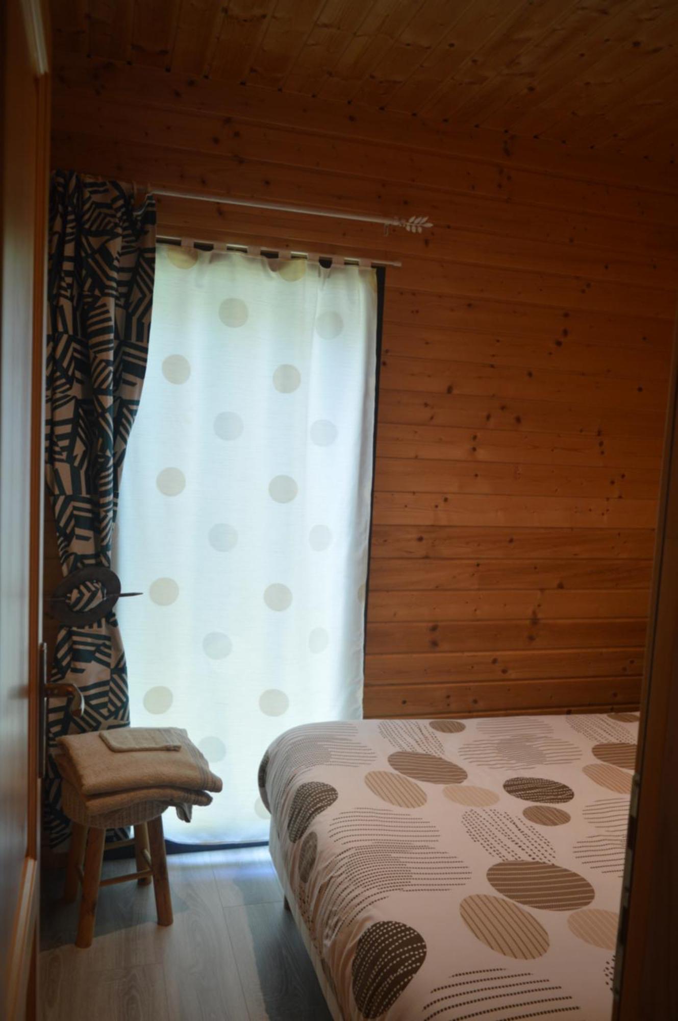 Au Coeur du Bien-Etre, chalet avec piscine chauffée et couverte, SPA, sauna, massages Monteaux Esterno foto